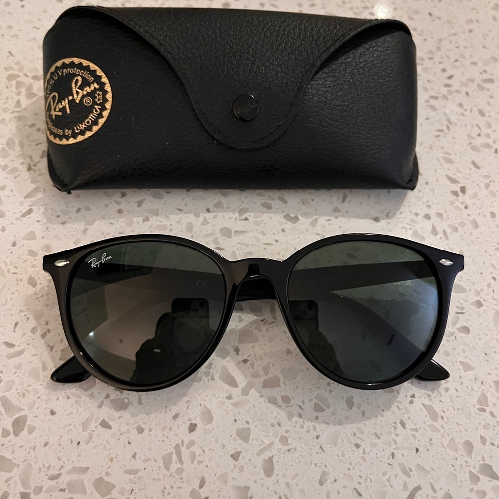 Women’s Ray-Ban RB4305 Sunglasses